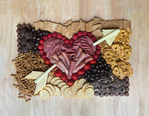 Charcuterie Cheat Sheet Heart (Color Box Design)
