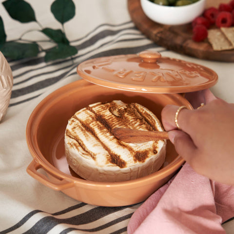 Terra Cotta Brie Baker with Wood Spreader (Twine)