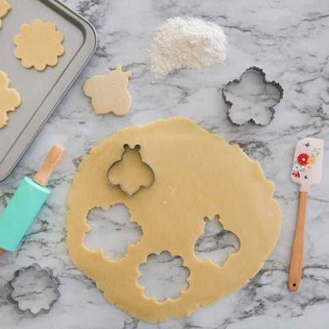 Spring Fling Springtime Fun Deluxe Cookie Decorating Set (Handstand Kitchen)
