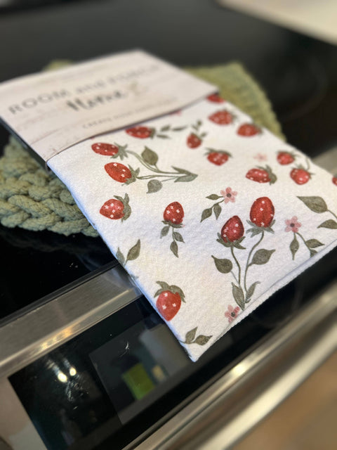 Strawberry Vines Hand/Tea Towel (ROOM and PORCH)